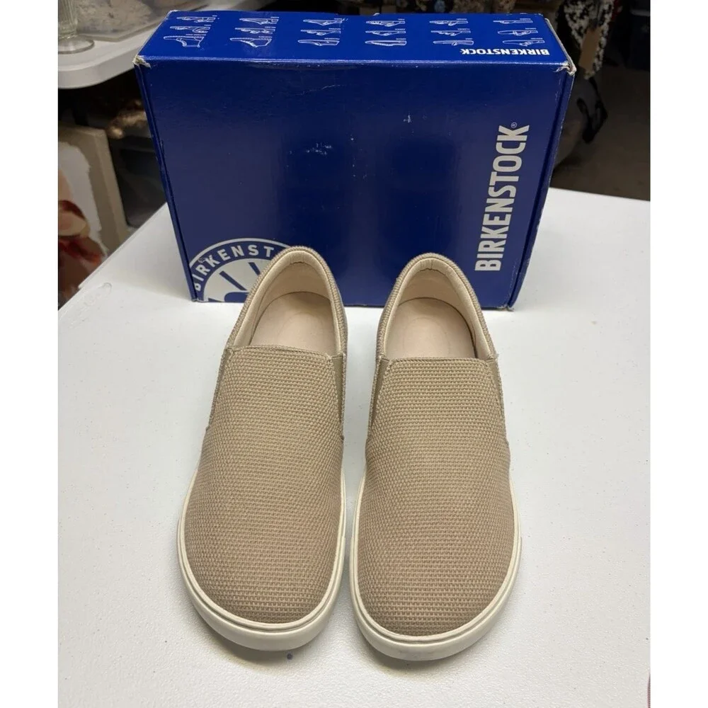 Birkenstock Oswego Beige Slip On Men’s 10 Regular Fit New in Box